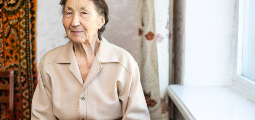 Cuidado de personas mayores en casa y la importancia de elegir profesionales